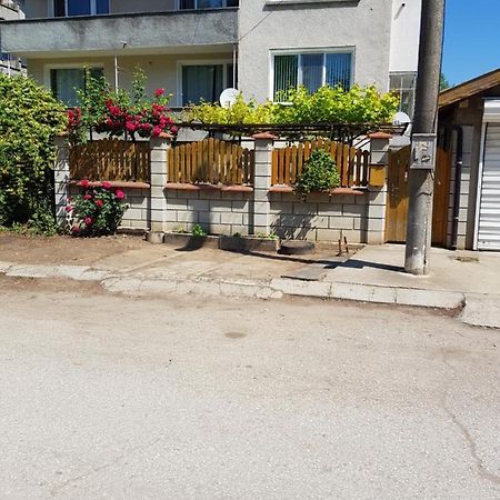 Hotel Къща За Гости Саня Kawarna Zewnętrze zdjęcie