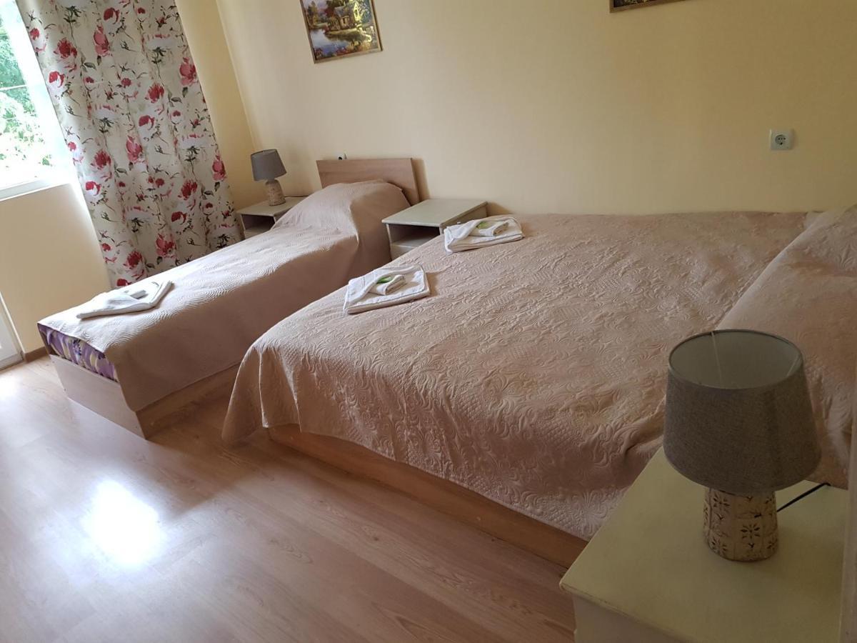 Hotel Къща За Гости Саня Kawarna Zewnętrze zdjęcie